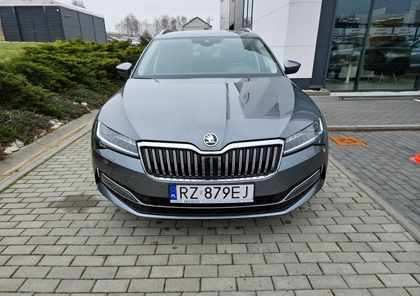 Skoda Superb cena 177900 przebieg: 27000, rok produkcji 2023 z Miastko małe 562